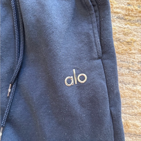 ALO accolade navy sweatpants - Picture 2 of 3